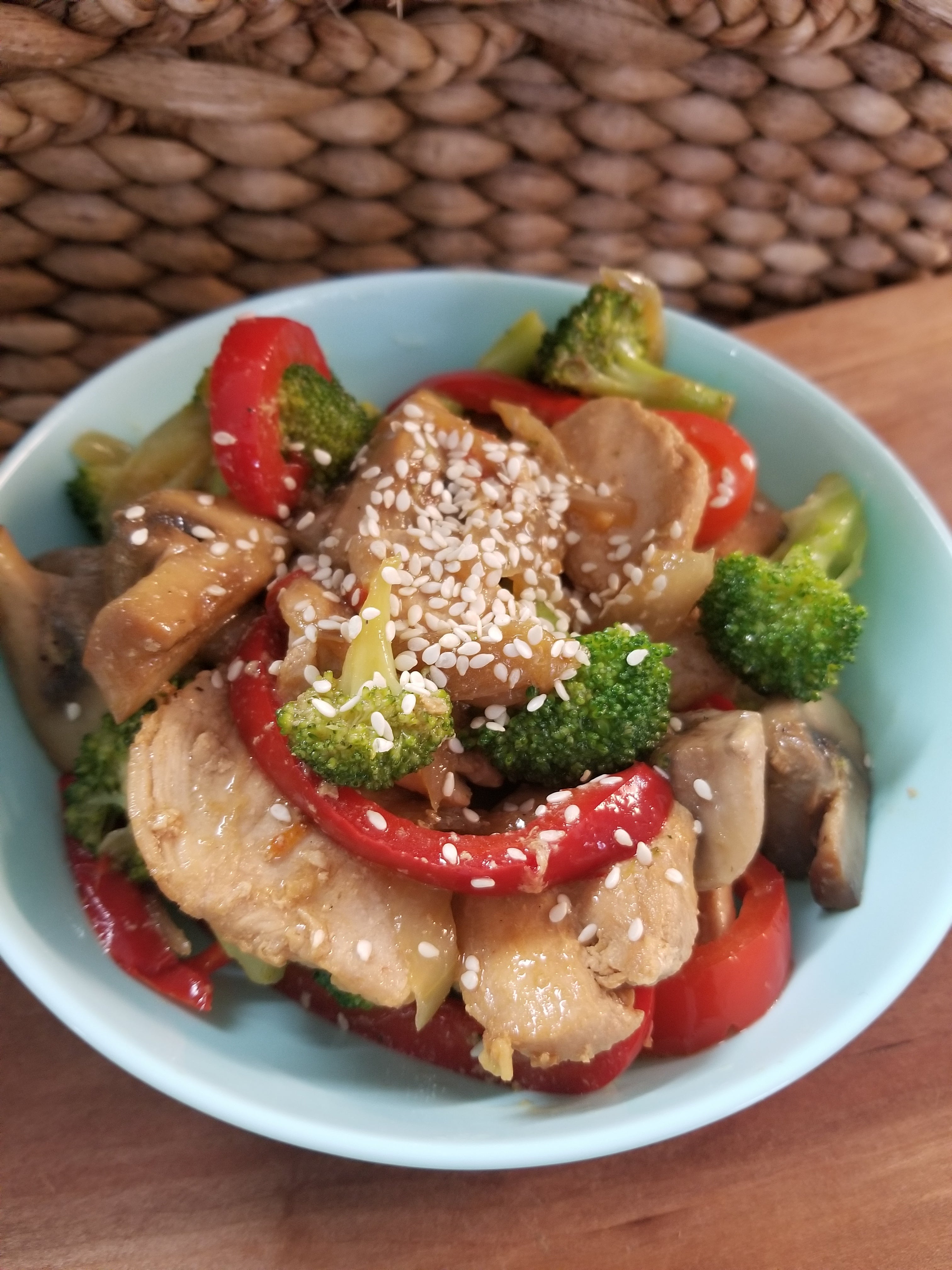 Ginger-Sesame chicken stir fry – Divine Dishes